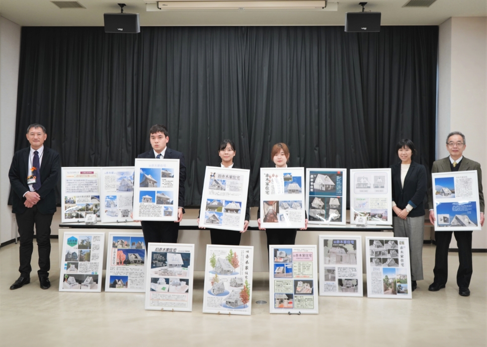 「旧赤木家住宅」の紹介パネルと模型の寄贈 高石市