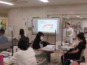 食物栄養学科４年生「食品評価論」＋2年生　ゼスプリタイアップ授業