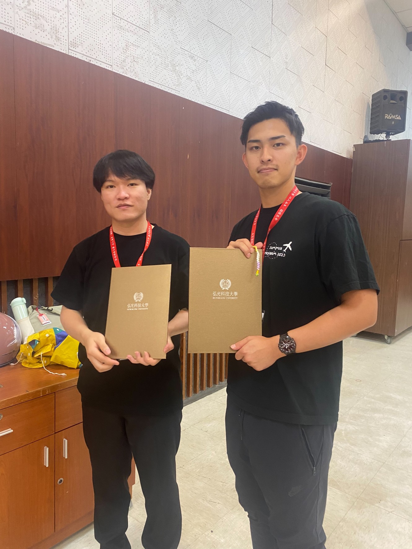 サマープログラムに本学学生2名が参加